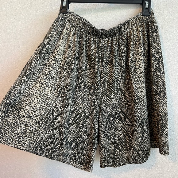 Vintage Pants - Vintage 90s Python Print Shorts